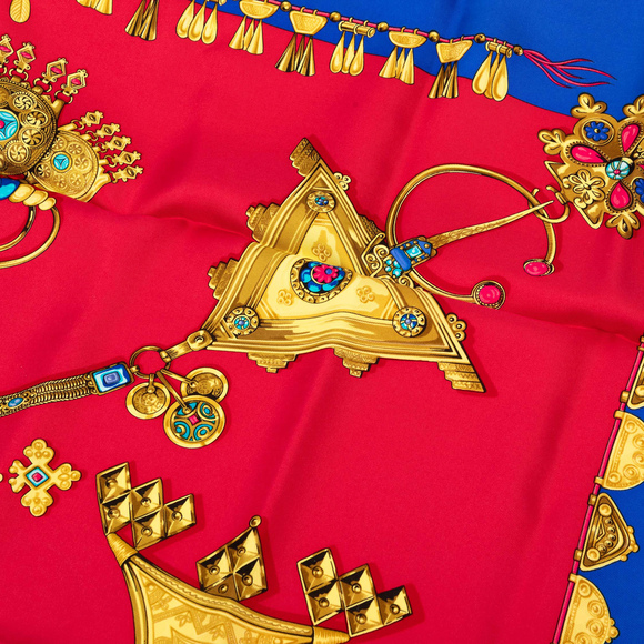 Pre-Loved Hermes Parures des Sables Silk Twilly Scarf - Picture 4 of 7